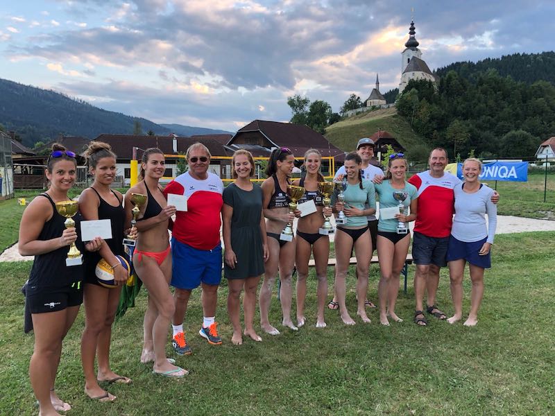 Heinz Wotke, Michael Wotke and Andreas Wotke with the participants of the tournament